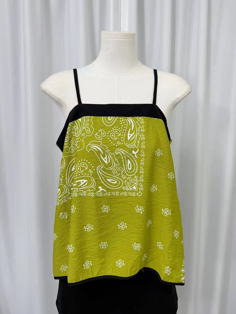 9808清 草绿色花朵吊带上衣