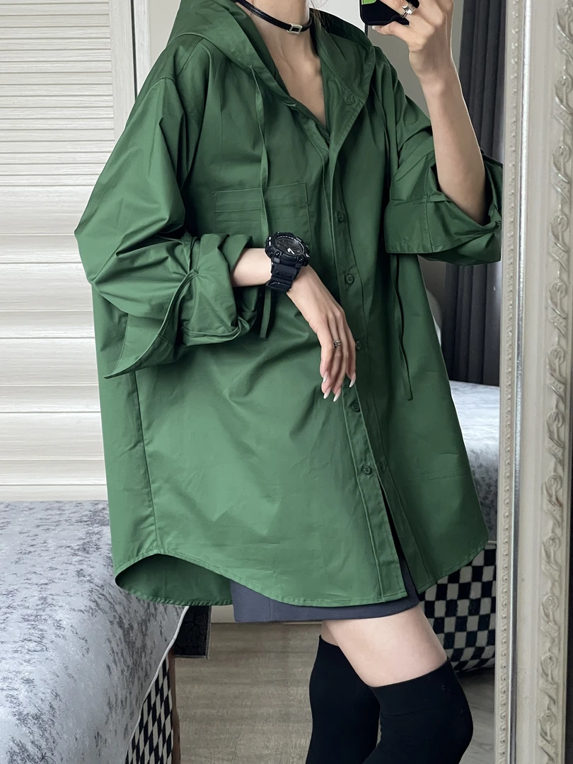 复古设计绿色连帽防晒衬衫女秋季2025年新款宽松休闲外搭长袖衬衣