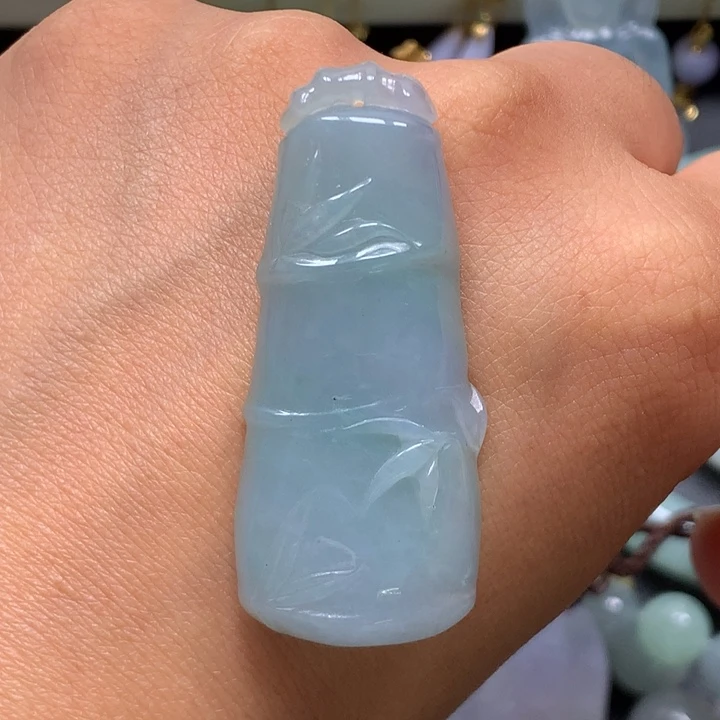 翡翠未镶嵌颈饰竹节