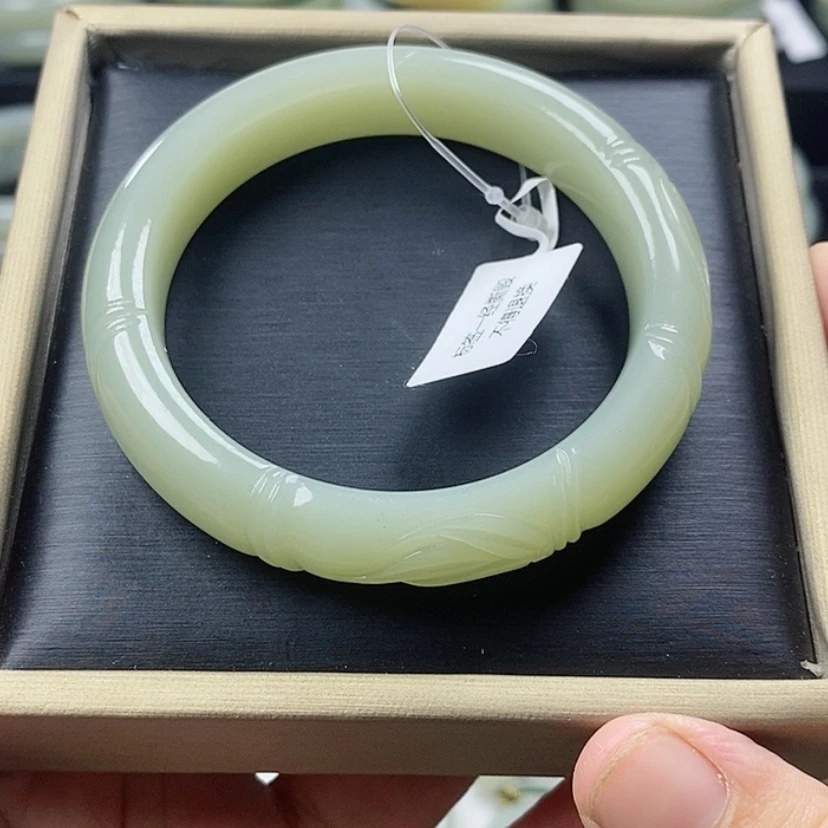 【闪购商品】未镶嵌手镯和田玉