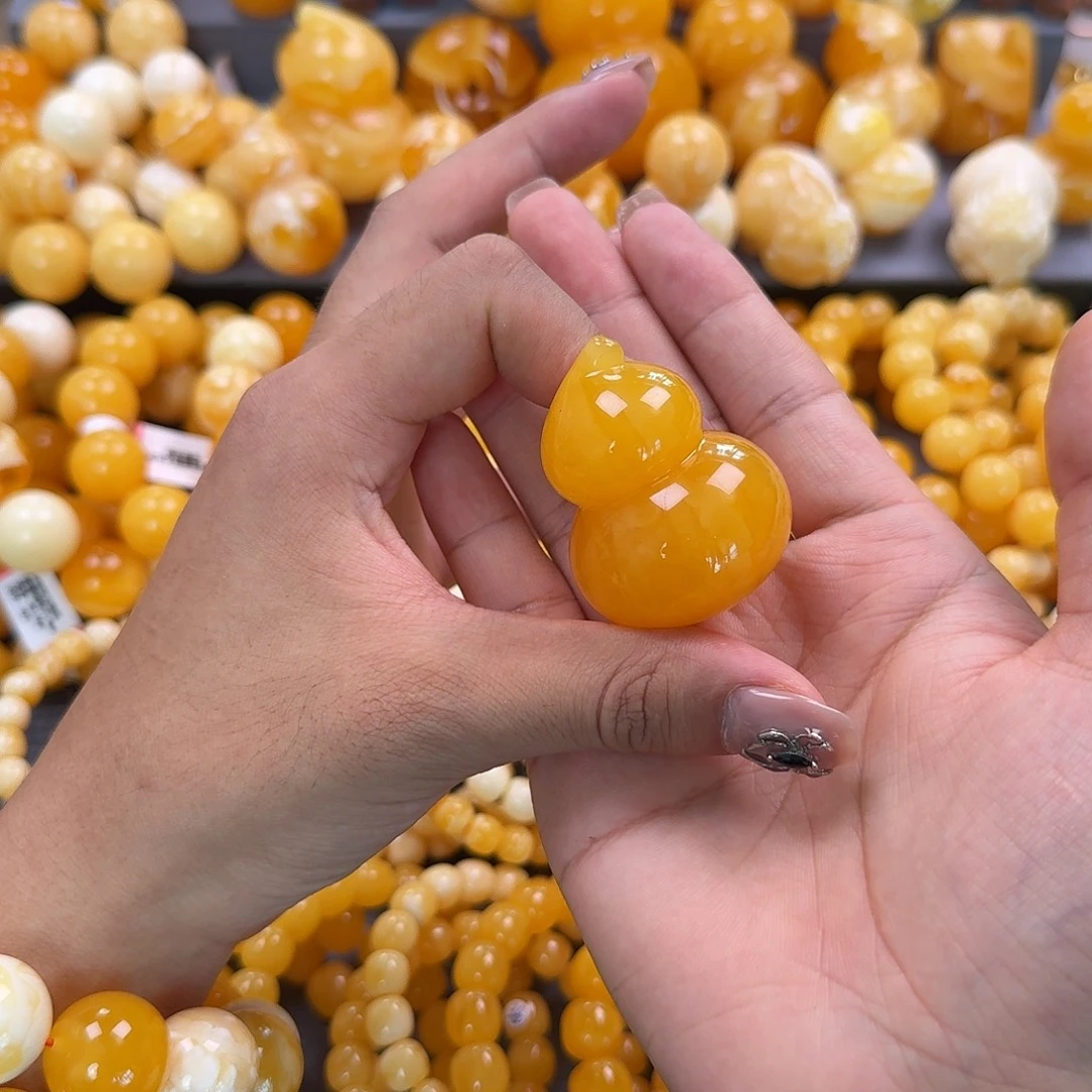 蜜蜡未镶嵌珠宝奇石