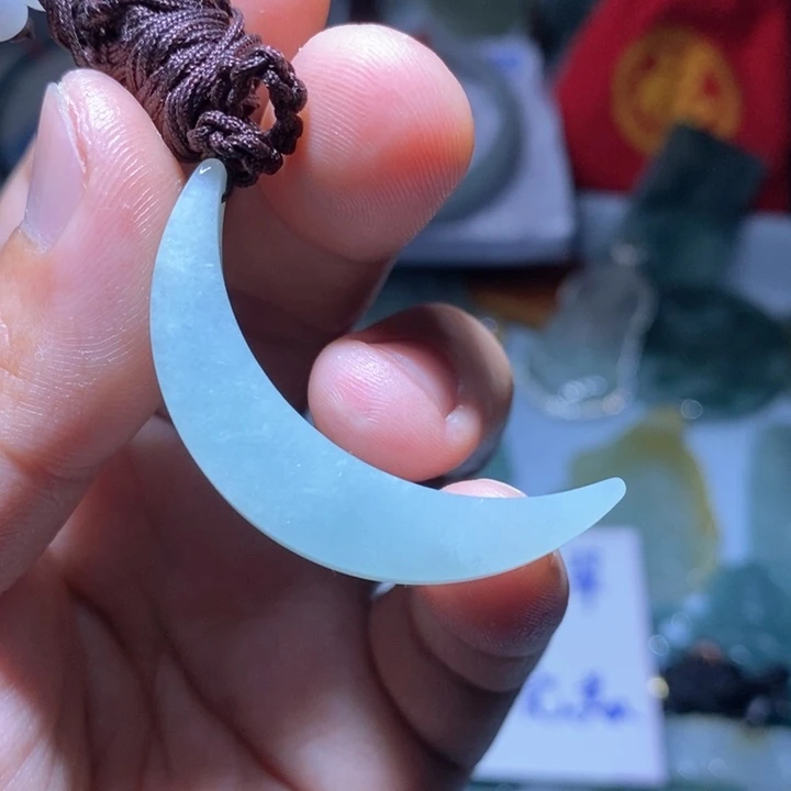 翡翠颈饰未镶嵌好