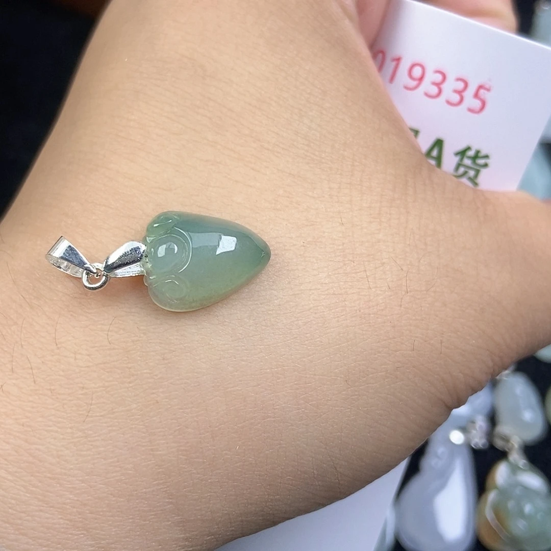 翡翠未镶嵌颈饰天然