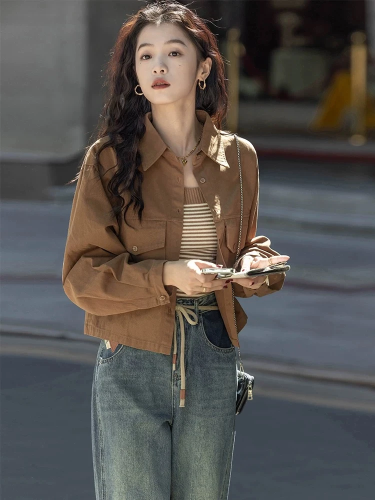 2025春季新款韩系穿搭高级感短款工装咖色衬衫搭配牛仔裤两件套女