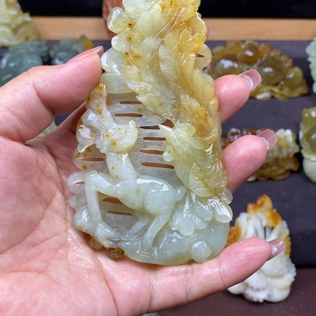 蛇纹石玉颈饰未镶嵌