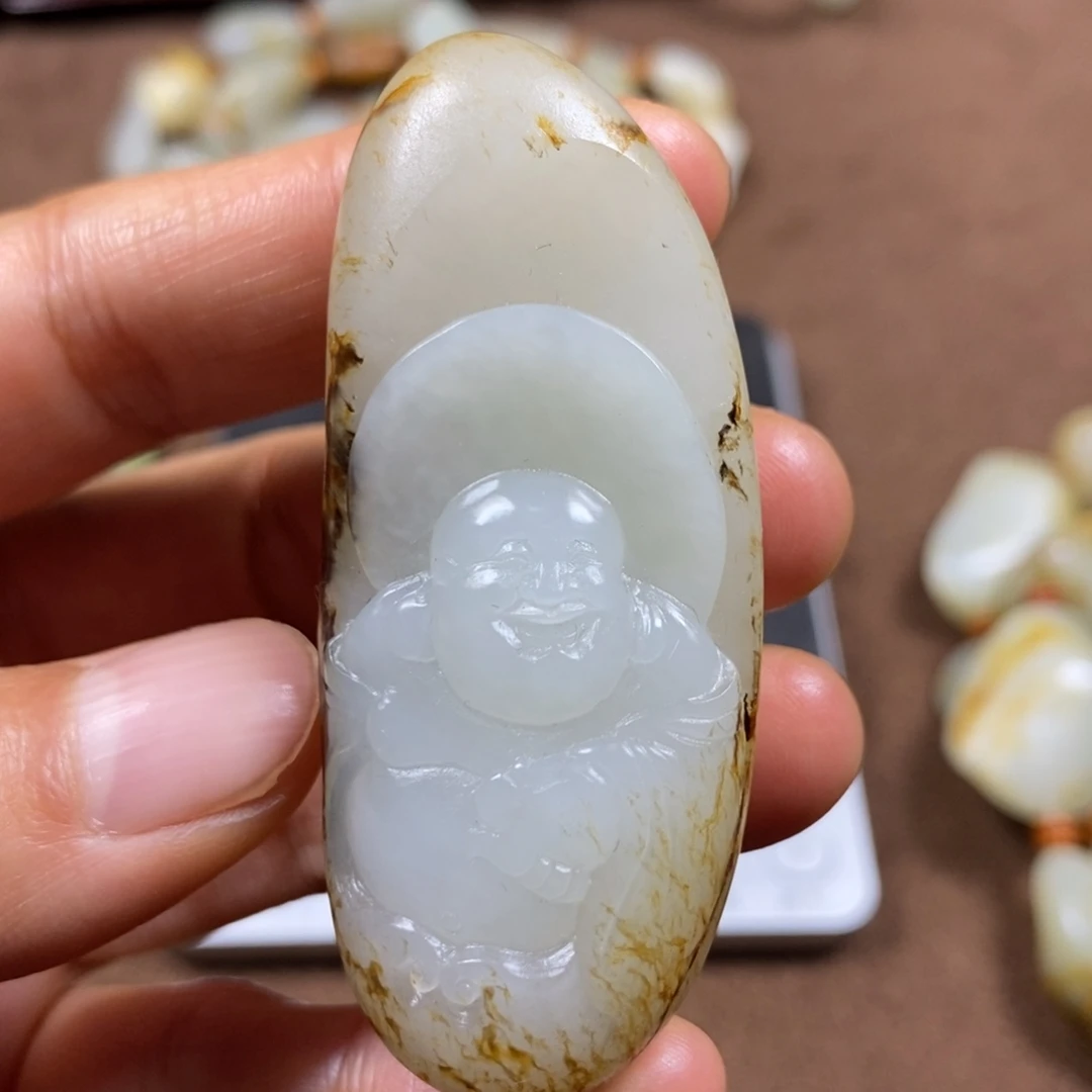 和田玉未镶嵌把件