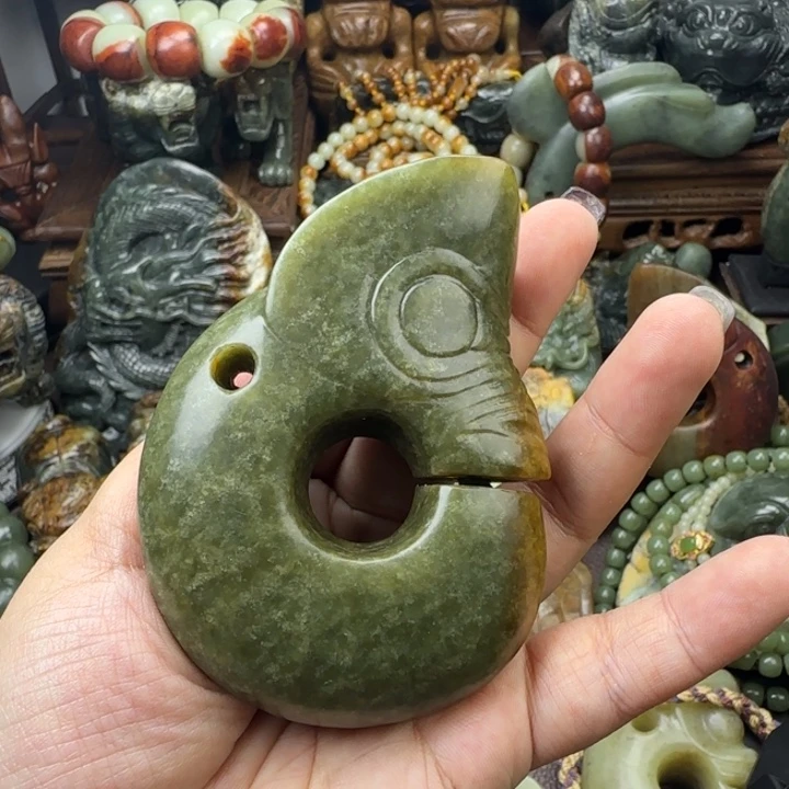 透闪石质玉未镶嵌珠宝奇石