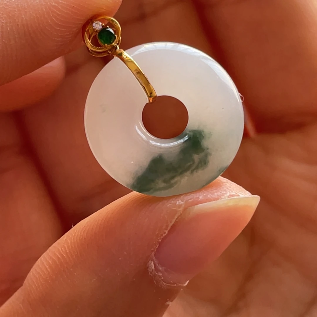 翡翠颈饰18K金镶嵌半山水