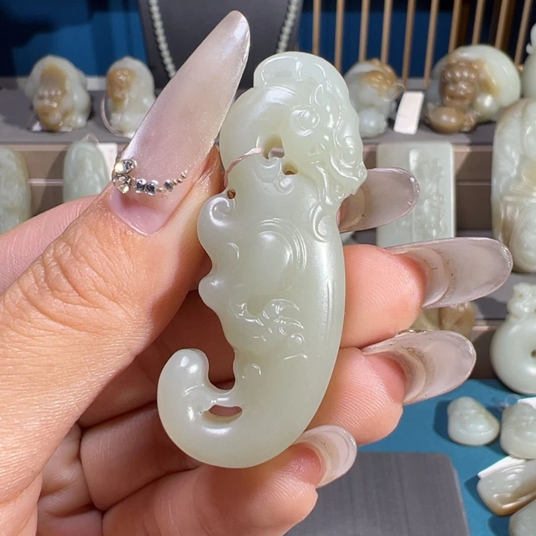 和田玉（糖玉）未镶嵌颈饰