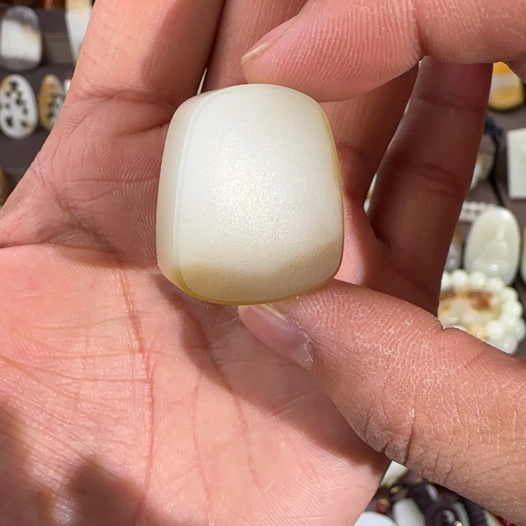 和田玉（糖玉）未镶嵌颈饰