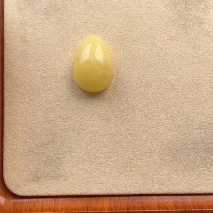 琥珀未镶嵌颈饰好