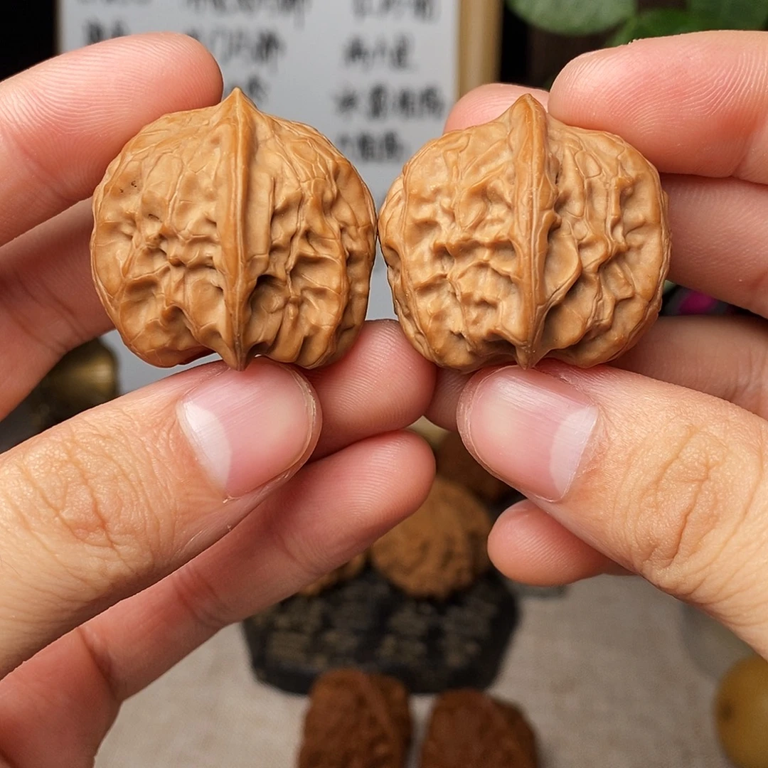 文玩核桃吊坠大枣