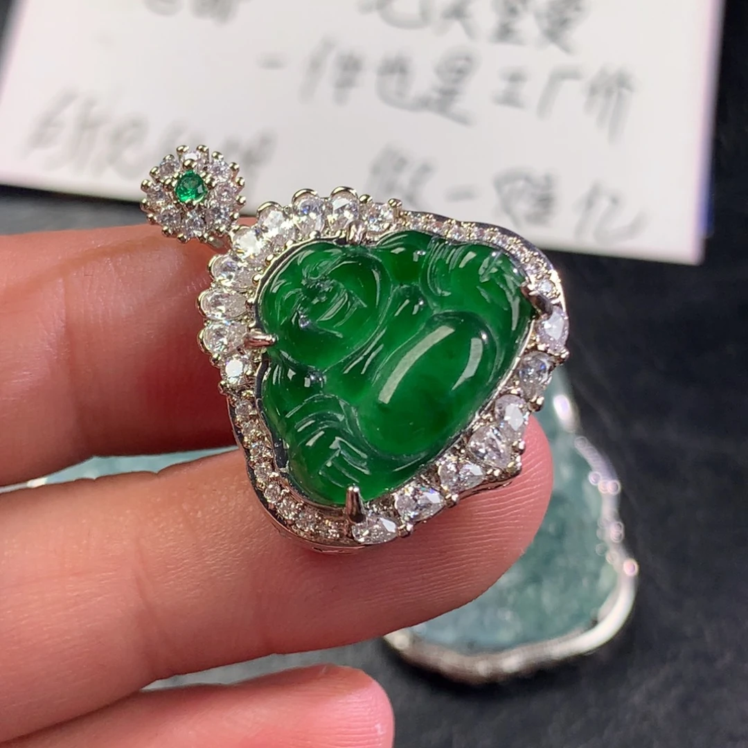 翡翠未镶嵌颈饰绿佛公