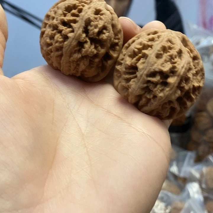 文玩核桃把件41.5红皮粗筋