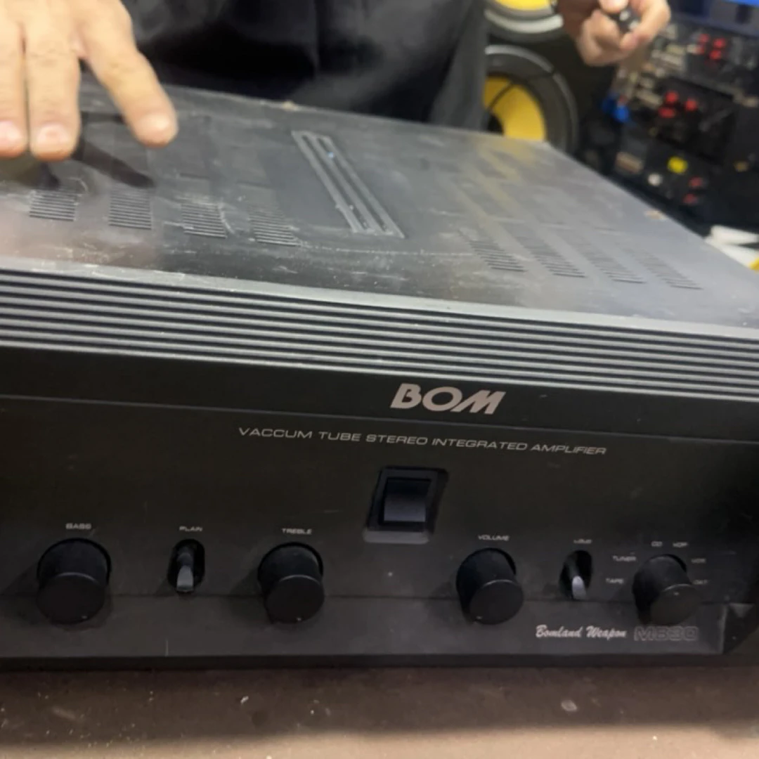 8新  bom 830 功放机