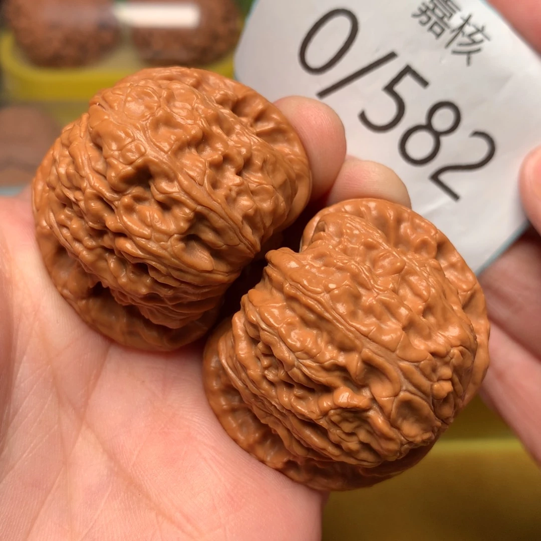 文玩核桃把件红皮球白41