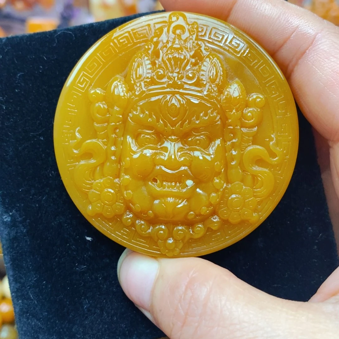 未镶嵌石英质玉（黄龙玉）颈饰