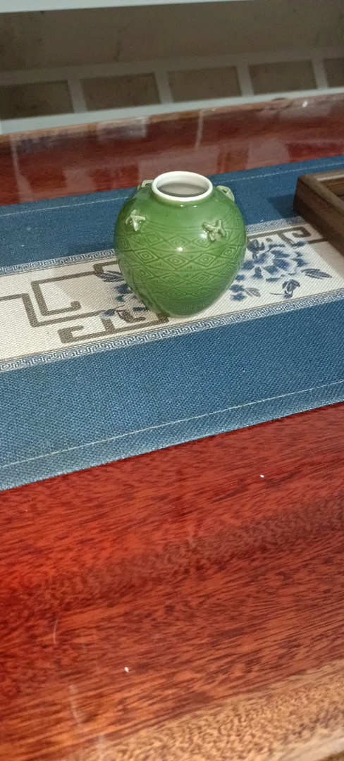 福利陶瓷博物馆鉴制迷你小花瓶绿色摆件