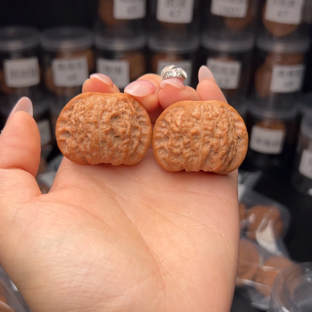 文玩核桃吊坠城*血麒麟