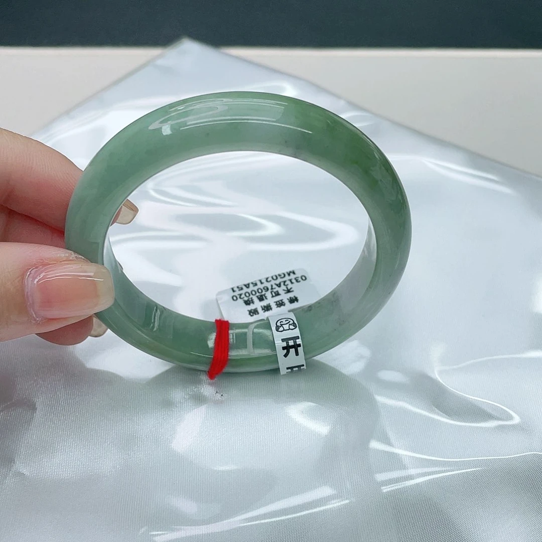 翡翠手镯未镶嵌正55.6