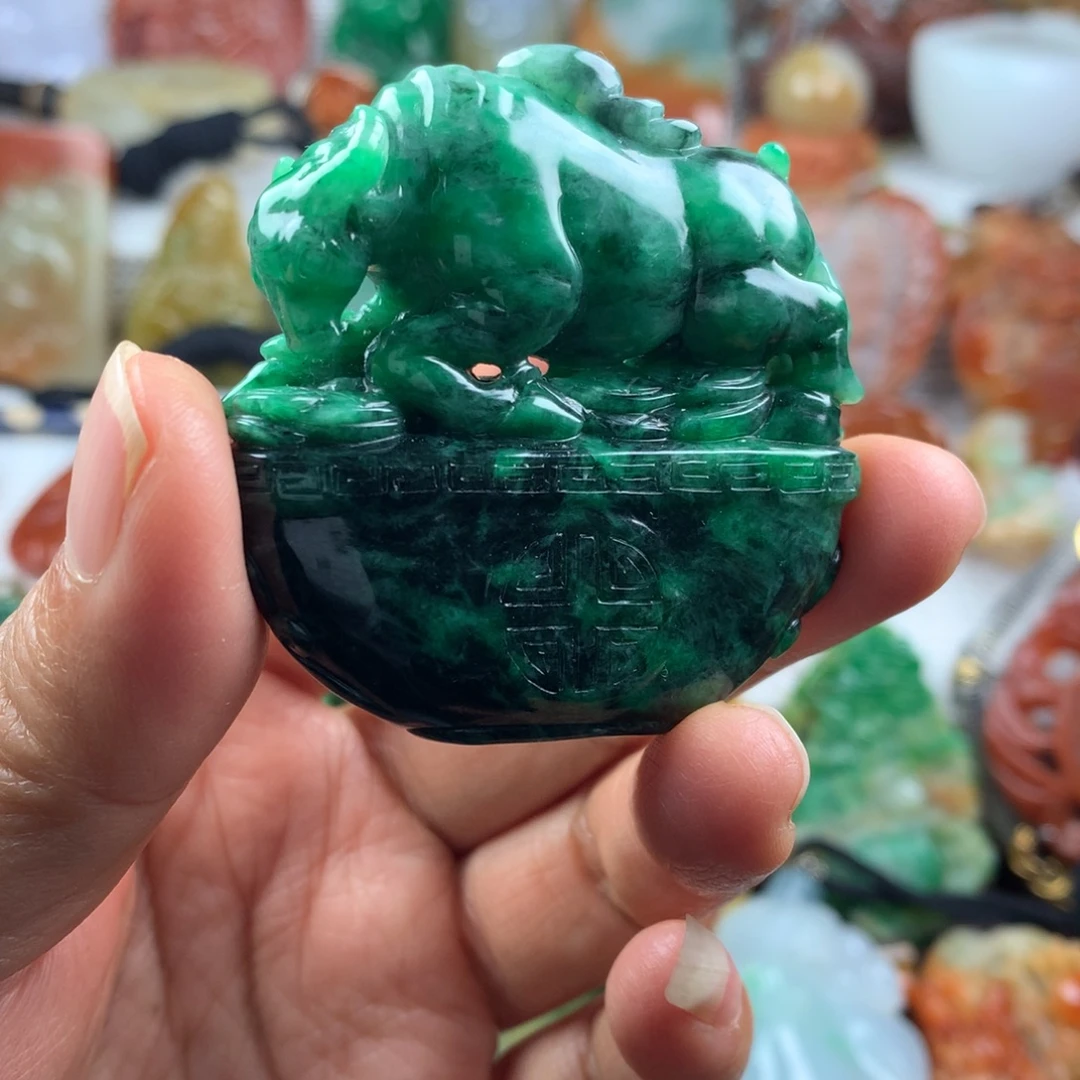 翡翠未镶嵌颈饰挂件