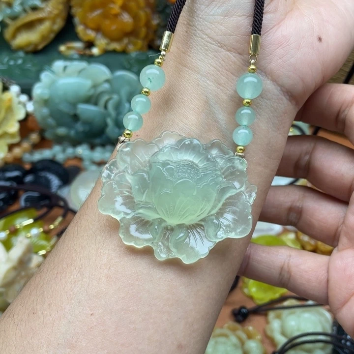 蛇纹石玉未镶嵌吊坠