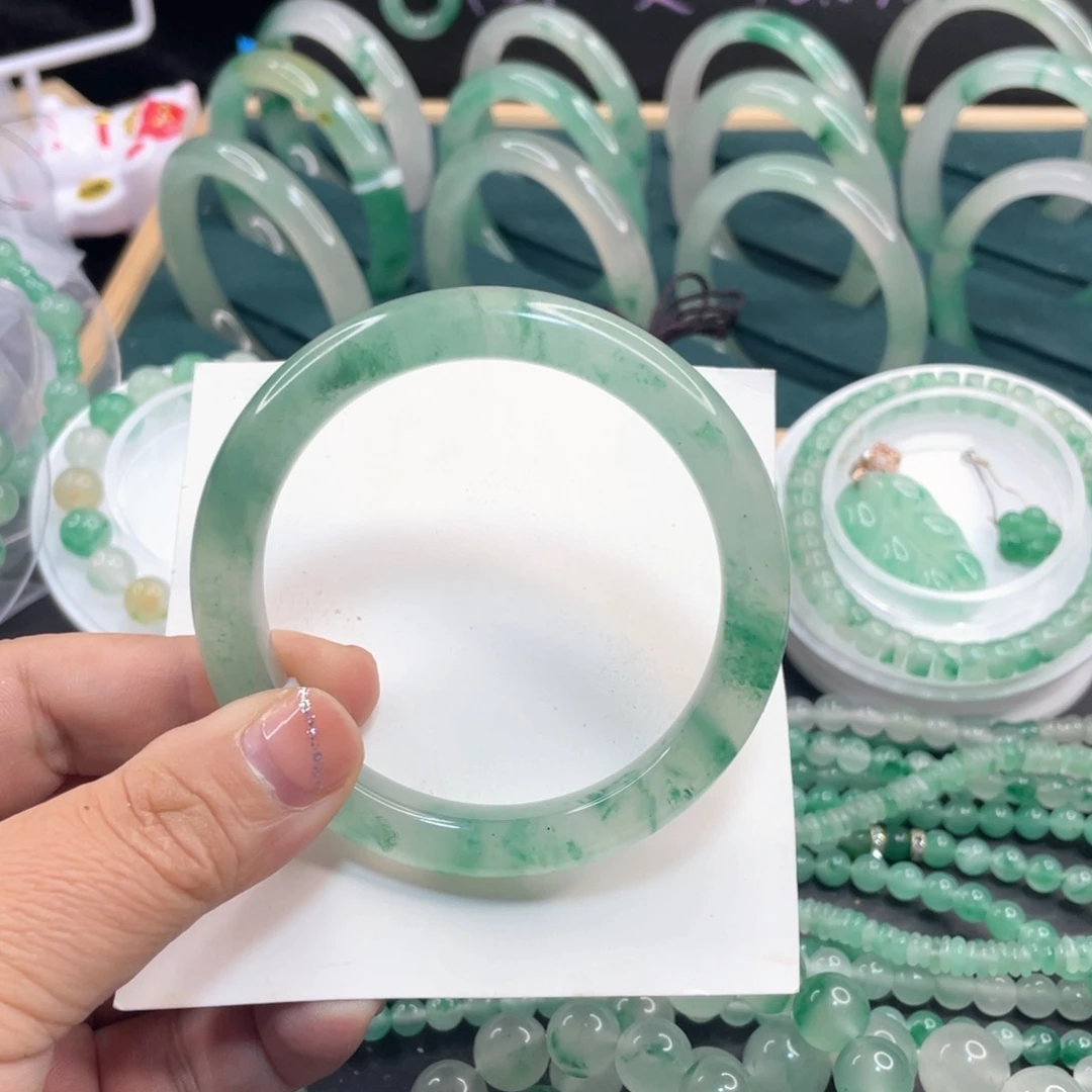 石英质玉未镶嵌手镯