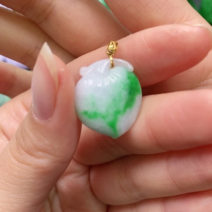 翡翠颈饰未镶嵌吊坠