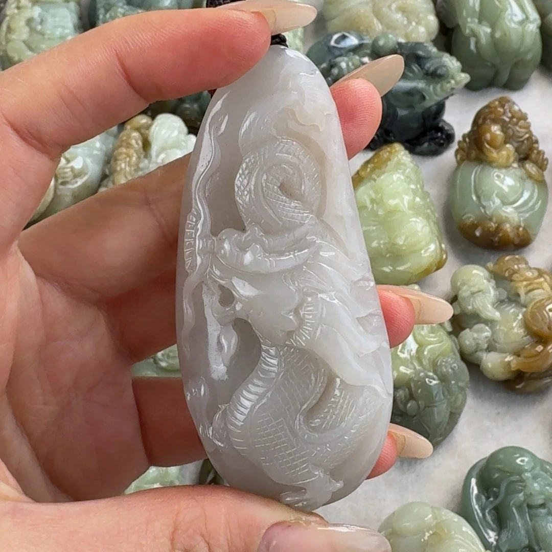 和田玉未镶嵌把件