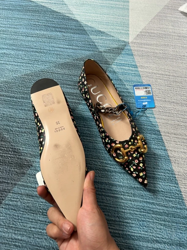 99新 GUCCI/古驰 古驰尖头马衔扣平底鞋三五码