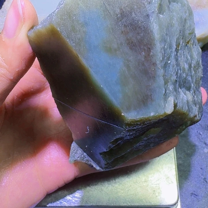 和田玉未镶嵌珠宝半成品