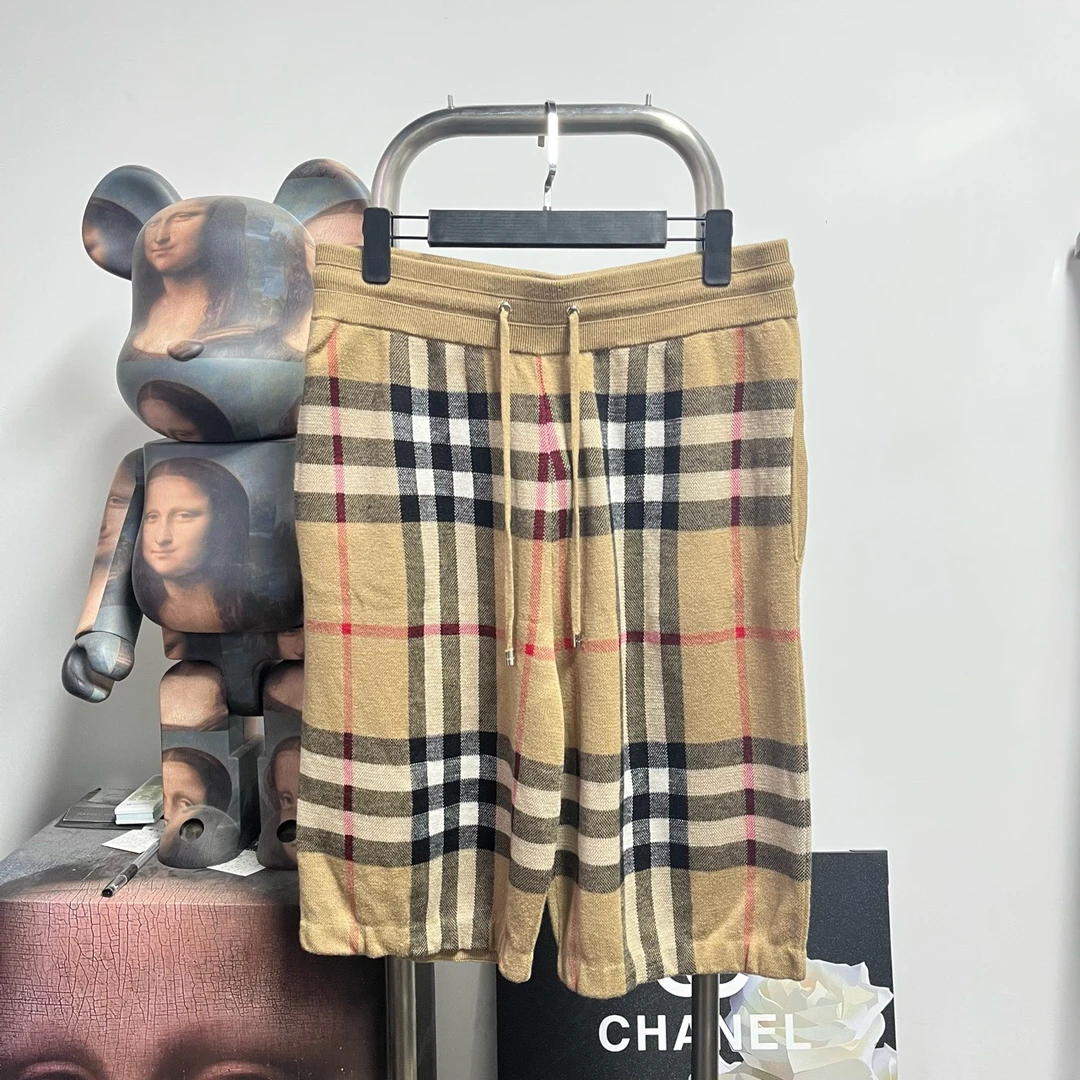 99新 BURBERRY/博柏利 羊毛短裤O0101尺码：L 裤长57腰围39