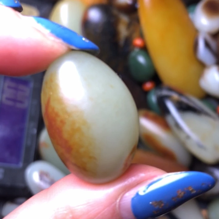 和田玉未镶嵌珠宝奇石