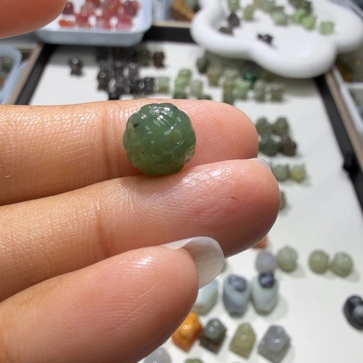 和田玉未镶嵌珠宝奇石