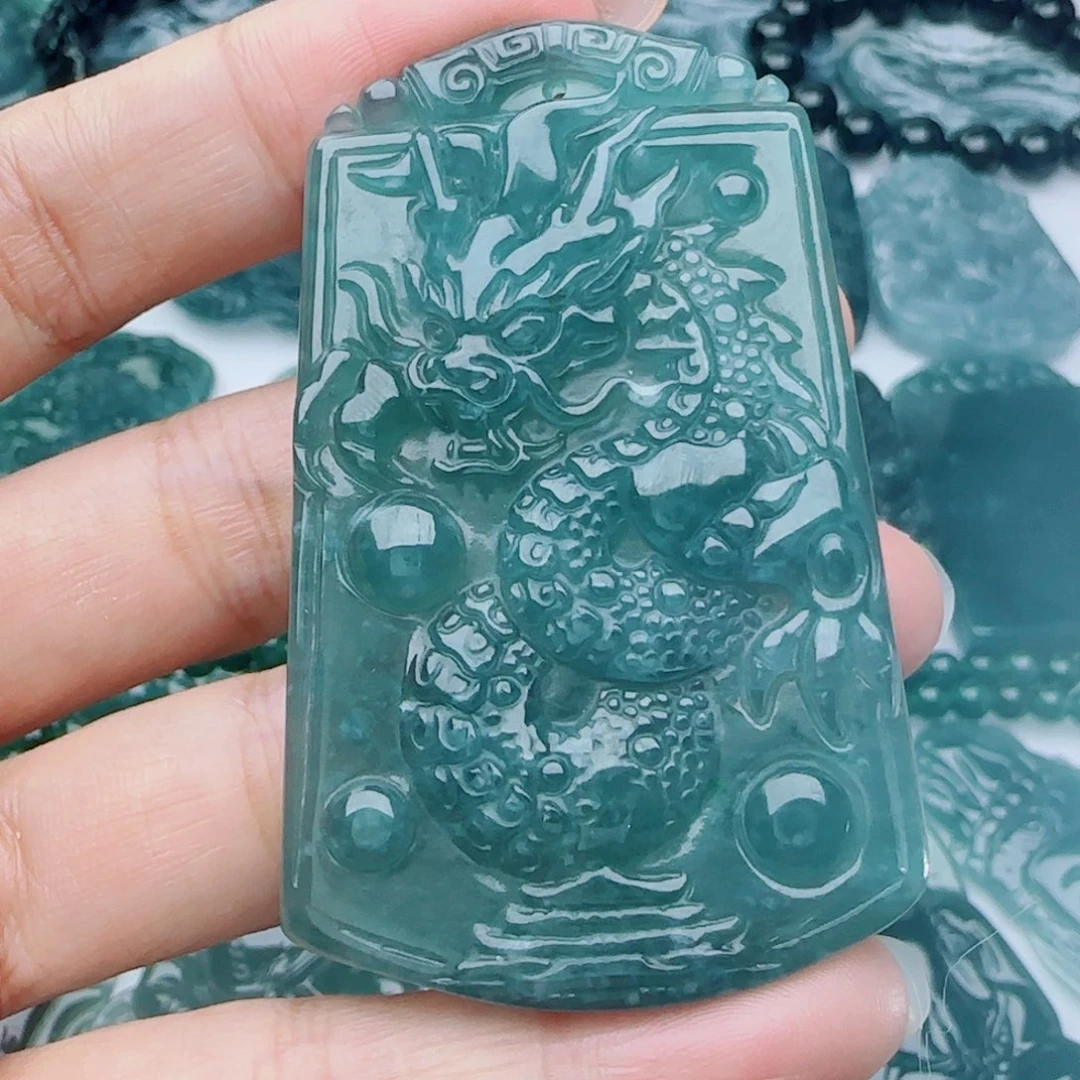 颈饰未镶嵌翡翠多样性发货天然的A货翡翠