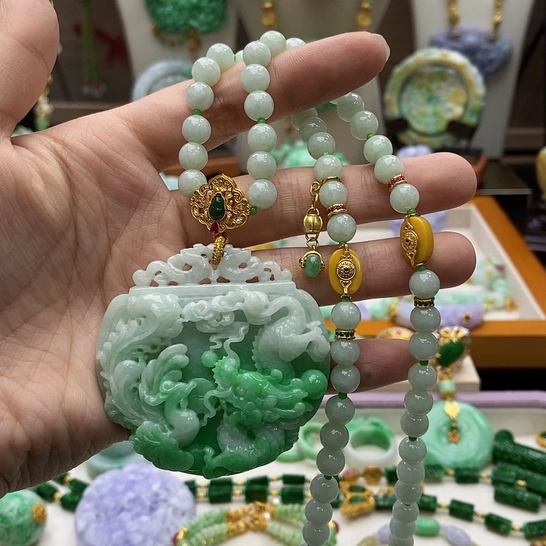 颈饰未镶嵌翡翠赵*子项链