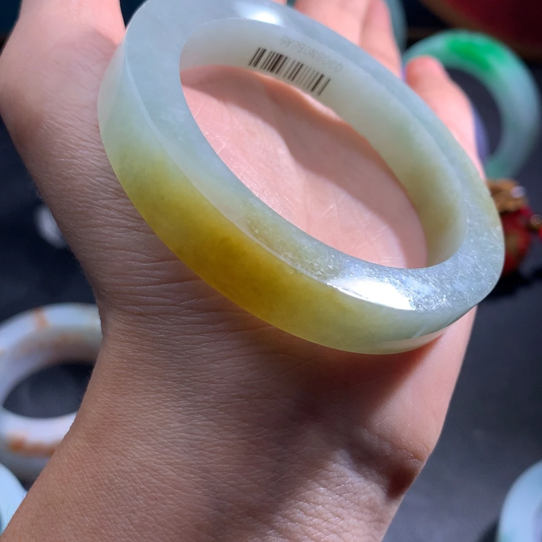 未镶嵌翡翠手镯定制翡翠