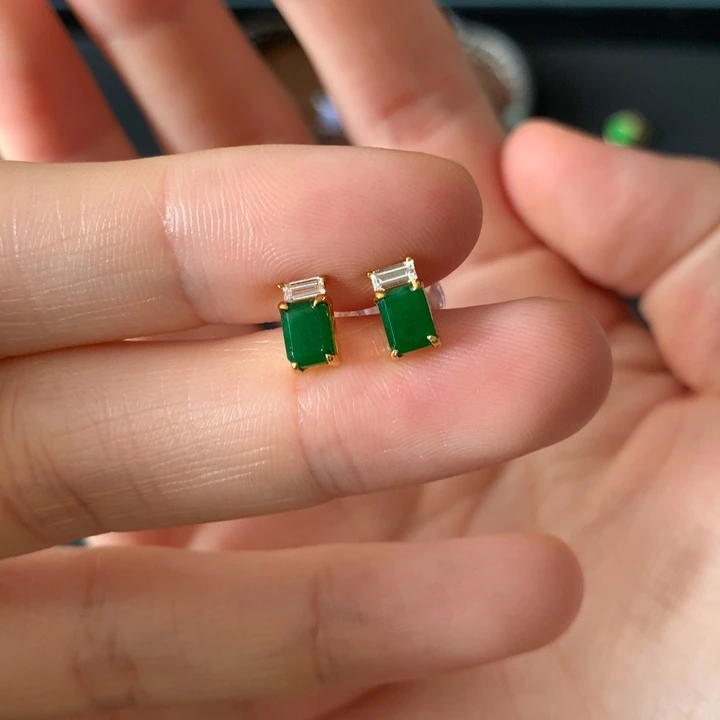 翡翠18K金镶嵌耳钉