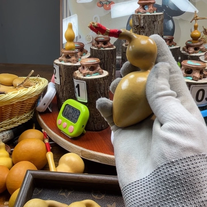 奔***串的生长繁殖方式为主要特征之一是在树枝的生长