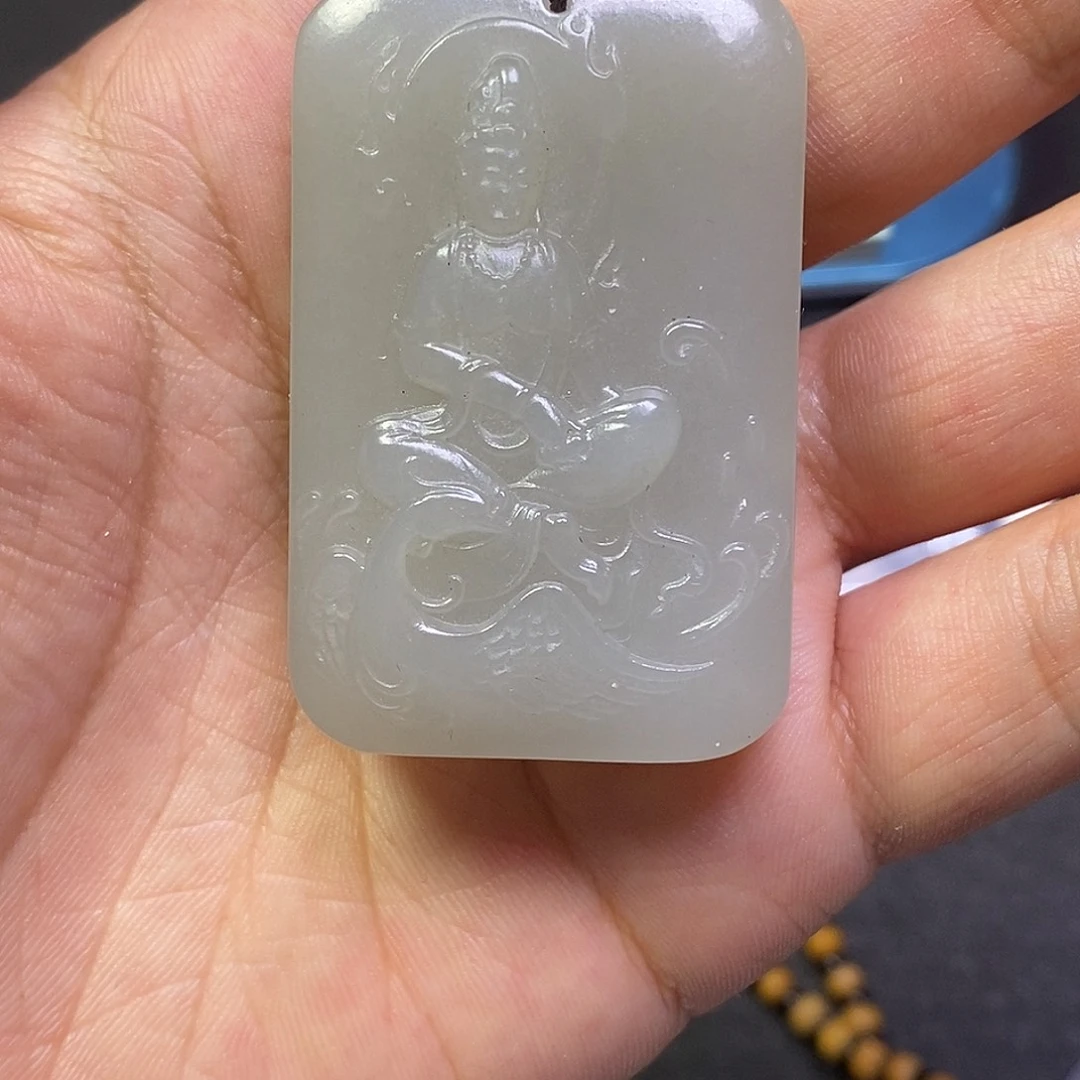 颈饰未镶嵌和田玉（糖玉）