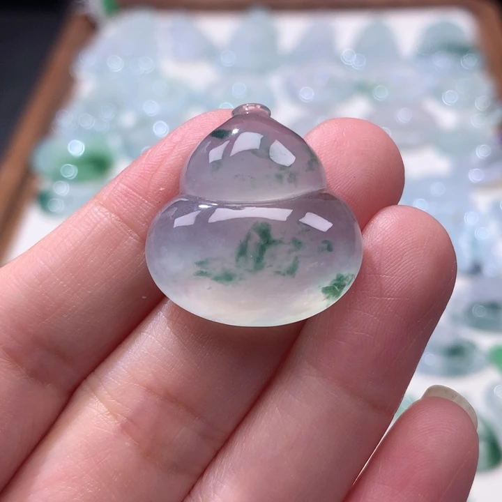 颈饰未镶嵌翡翠冰种飘花大胖葫芦