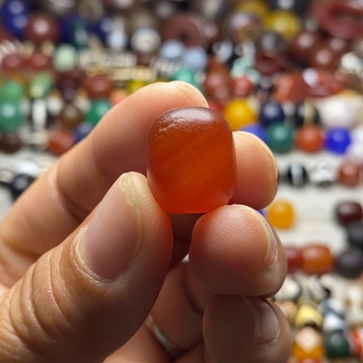 自***在未镶嵌玛瑙/玉髓珠宝奇石