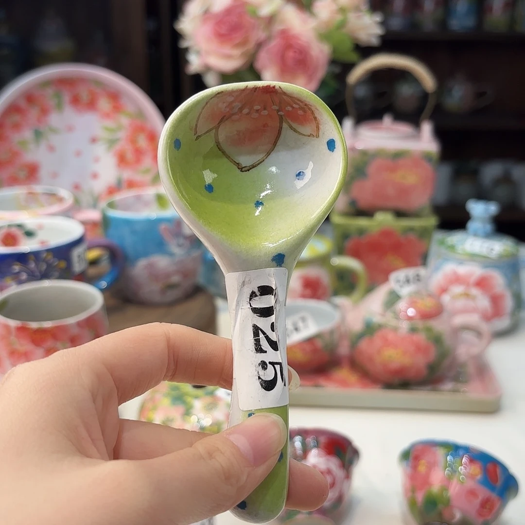 瓷片兔兔的小可爱