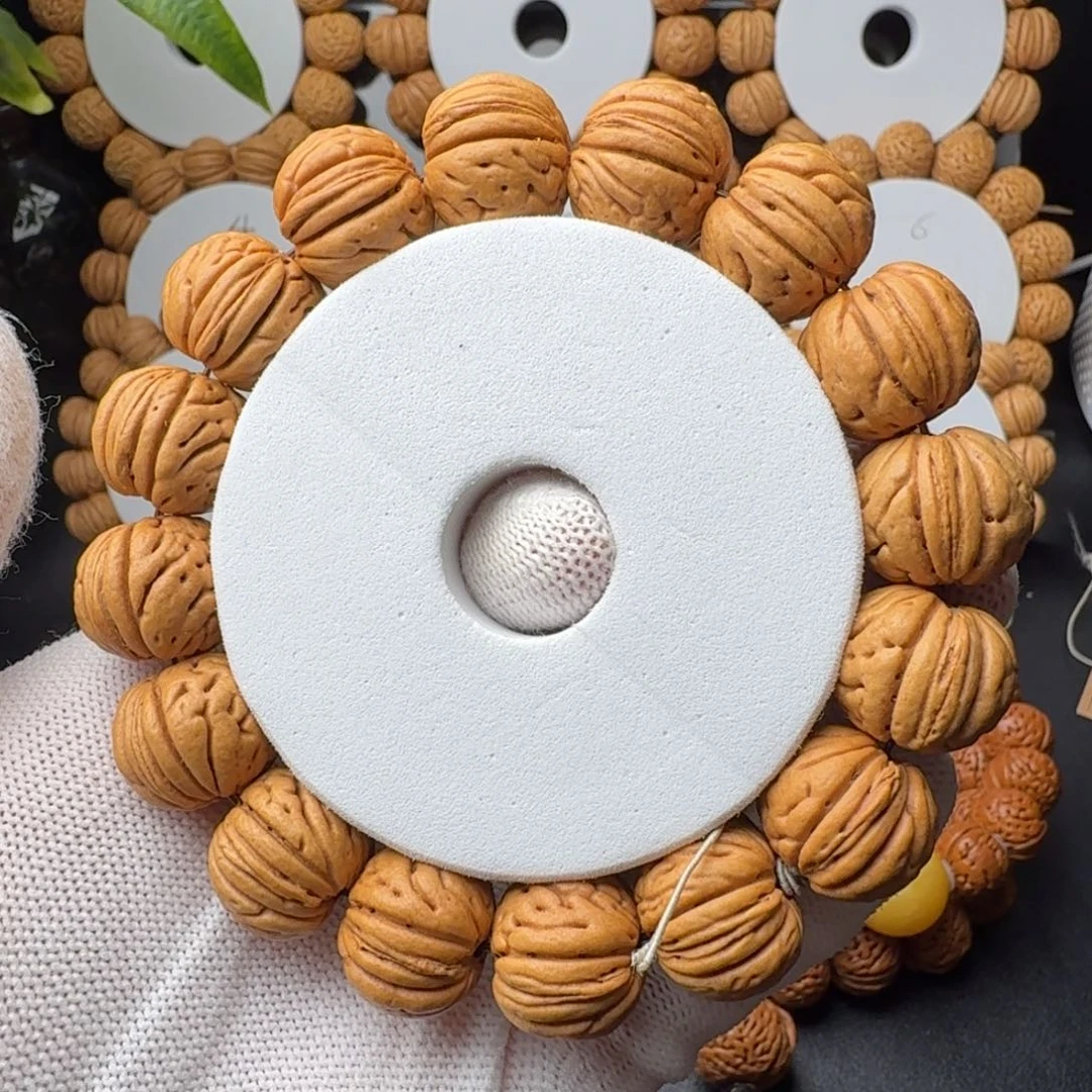 桃核手串盘锦野生大肌肉