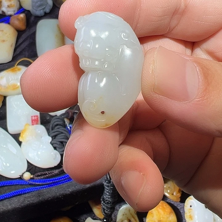 吉***照吊坠(不含链)未镶嵌和田玉