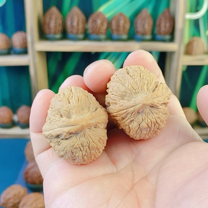 军***军文玩核桃吊坠031滚石37尺