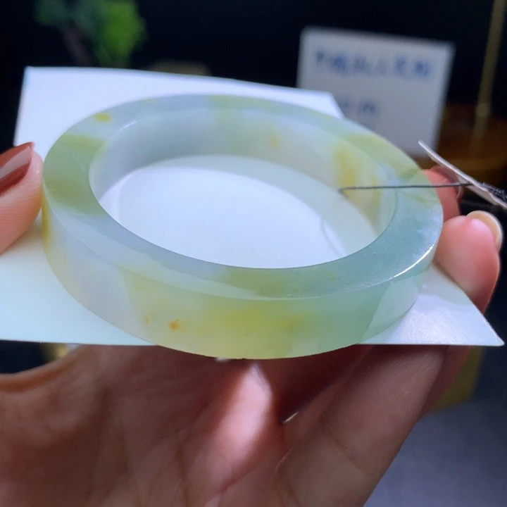 未镶嵌翡翠手镯定制翡翠