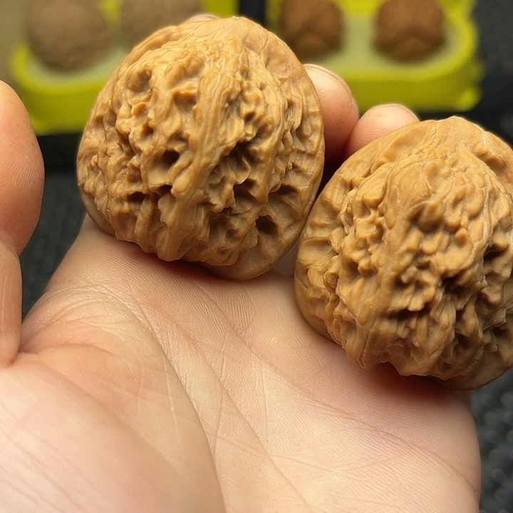 吊坠文玩核桃41野生红狮子