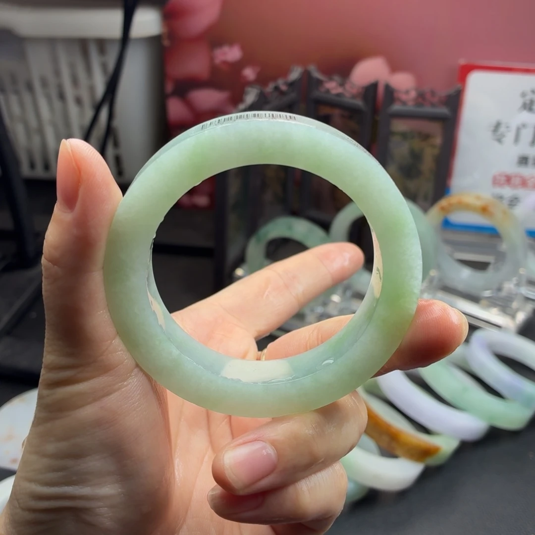 邵***悦定制翡翠未镶嵌缅A翡翠多样性发一