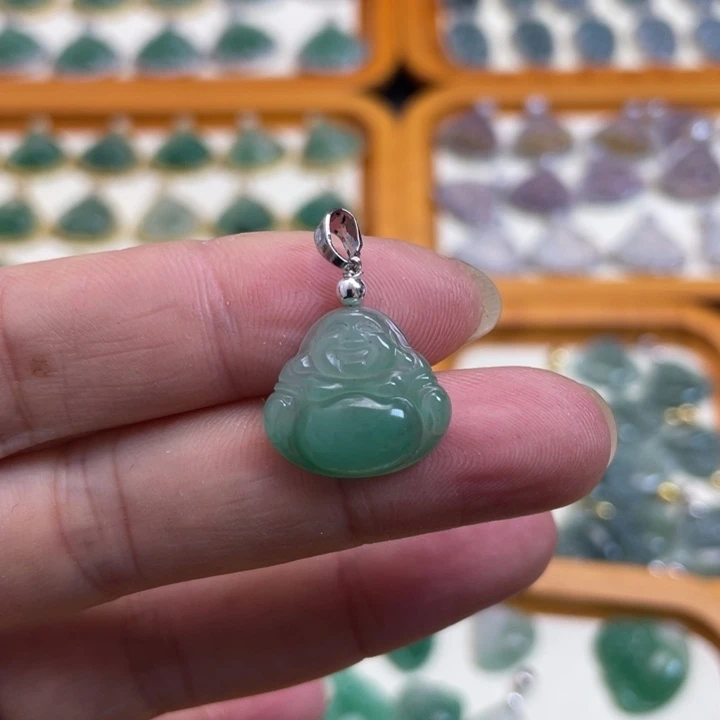 石英质玉未镶嵌颈饰